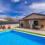 Tatil Evi Kuca Za Odmor Aslan S Bazenom