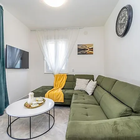 Tatil Evi Kuca Za Odmor Aslan S Bazenom