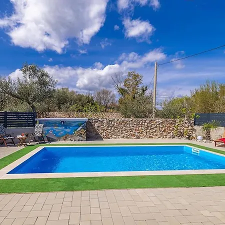 Prázdninový dům Kuca Za Odmor Aslan S Bazenom *