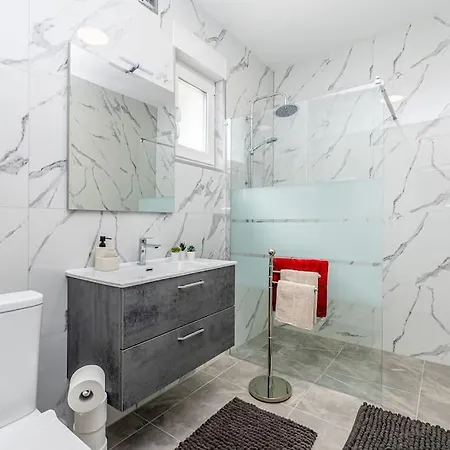 Kuca Za Odmor Aslan S Bazenom