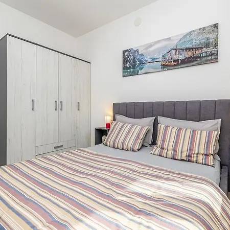 Prázdninový dům Kuca Za Odmor Aslan S Bazenom Gostinjac